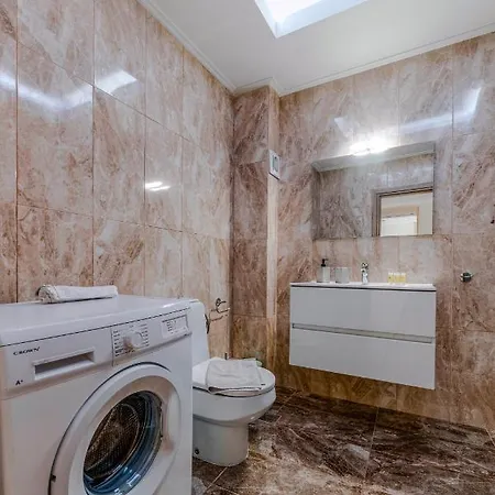 Elegant 2 Ba Close To Metro Station * Athene
