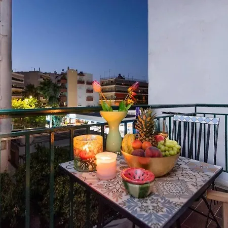 The House οf Abunance Near Downtown Apartment