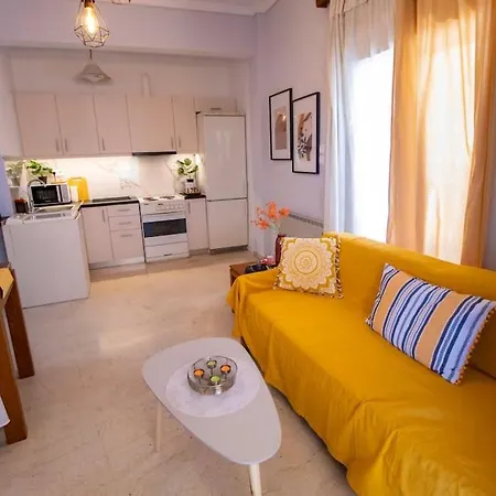 'sophia's' Athenian Apartment *