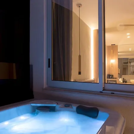 Living Stone Aparthotel