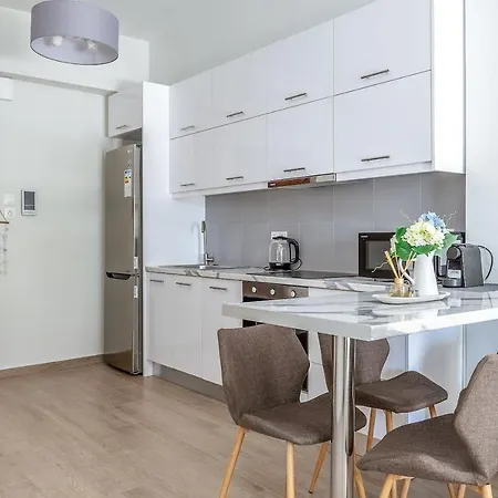 Cozy 2bd Beachfront Escape In The Heart Of Glyfada * Athens