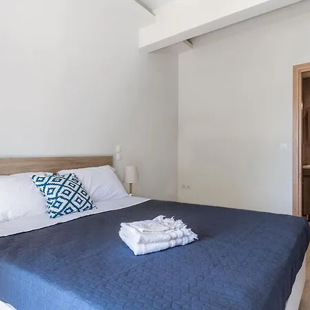 Cozy 2bd Beachfront Escape In The Heart Of Glyfada *