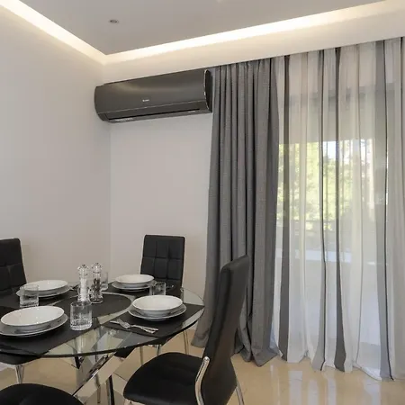Apartment Elegant Oasis 2 Bedroom Near The Marina & The Athens