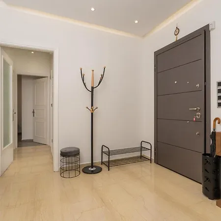 Elegant Oasis 2 Bedroom Near The Marina & The * Athens