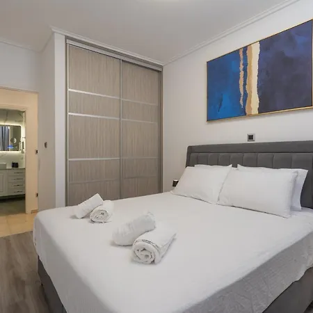 Elegant Oasis 2 Bedroom Near The Marina & The Apartment Athens