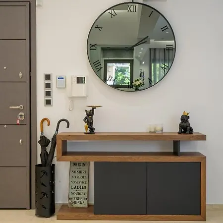 Elegant Oasis 2 Bedroom Near The Marina & The Apartment Athens