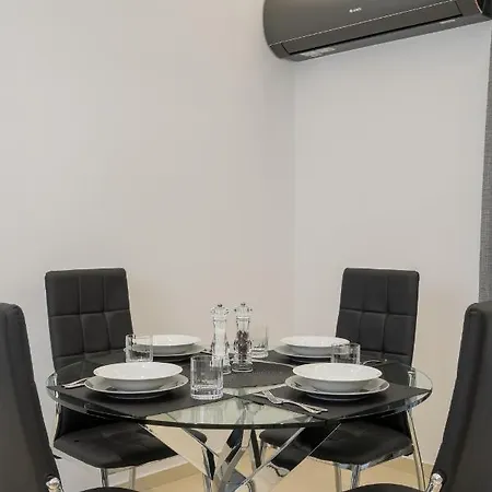 Apartment Elegant Oasis 2 Bedroom Near The Marina & The