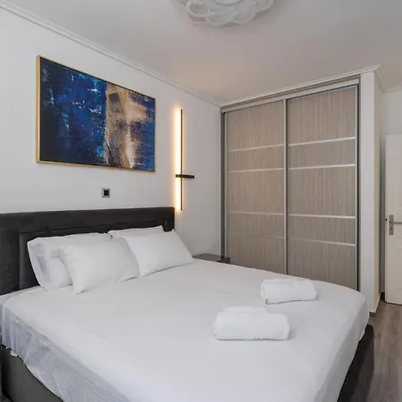 Elegant Oasis 2 Bedroom Near The Marina & The Apartment Athens