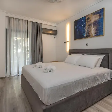 Elegant Oasis 2 Bedroom Near The Marina & The