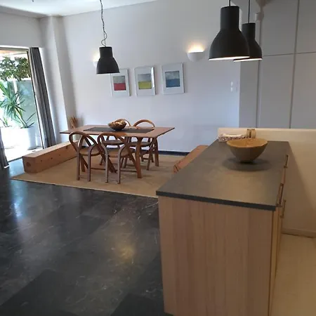Glyfada Cozy Seaside Apartment *