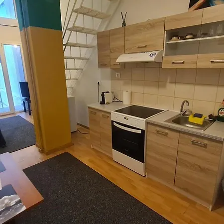 Cozy Mezonette Near City Center Near Metro Station Atenas