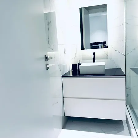 Stylish Superior Bedroom In Kolonaki Apartment *