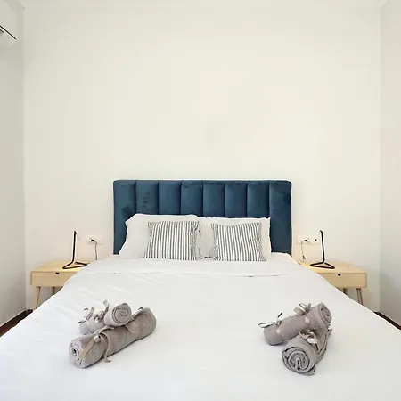 Elegant Living - Greecing