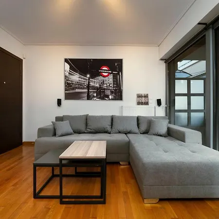 Lykabettus Gem With Yard And Parking Apartamento