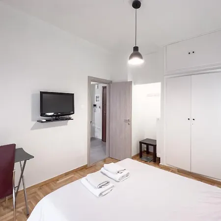 Cozy Cityscape In Apartment Athens