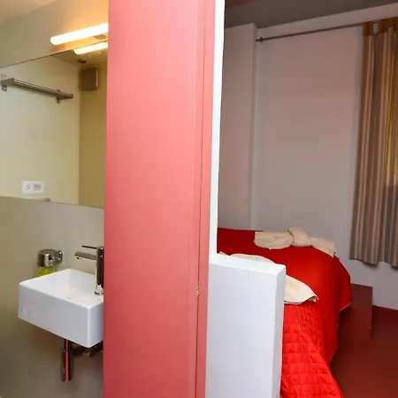 Apartment Acropolis Heart 2 Bdr With 2 Attached Bathrooms Next To The Site