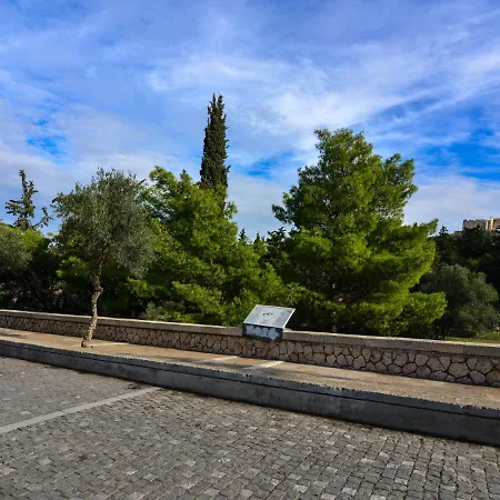 Acropolis Heart 2 Bdr With 2 Attached Bathrooms Next To The Site Apartment *