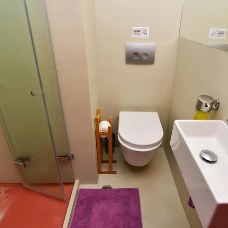 Apartment Acropolis Heart 2 Bdr With 2 Attached Bathrooms Next To The Site *