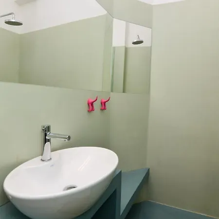 Acropolis Heart 2 Bdr With 2 Attached Bathrooms Next To The Site Apartment