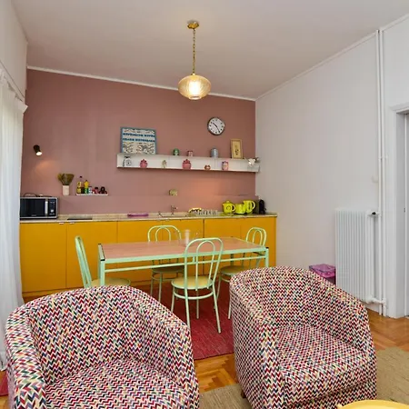 Acropolis Heart 2 Bdr With 2 Attached Bathrooms Next To The Site Apartment