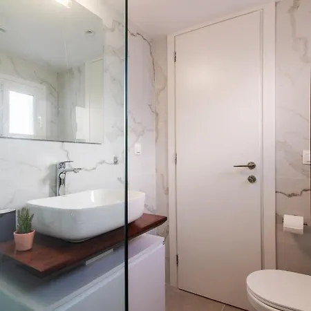 Stunning 2-bedrooms In The Heart Of * Athens
