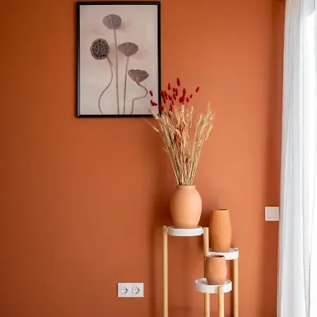 Apartment Stunning 2-bedrooms In The Heart Of