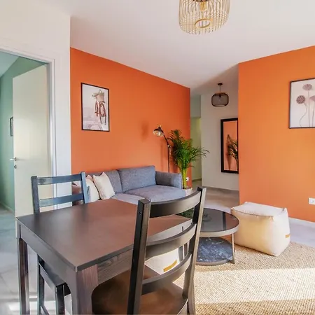 Stunning 2-bedrooms In The Heart Of Apartment