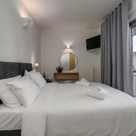 Adonis Hotel