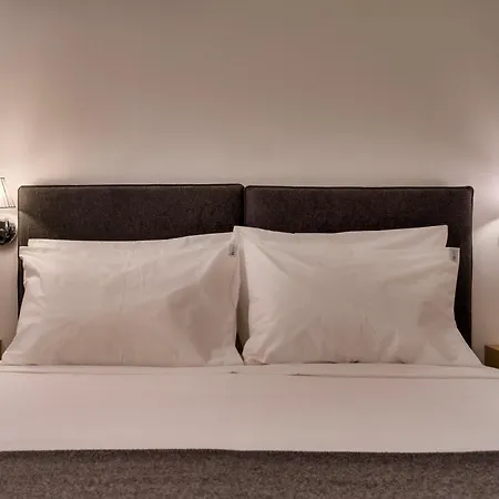 Hotel Adonis