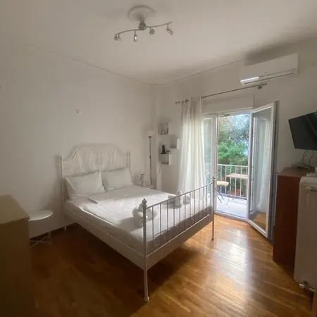 Modern, Ideally Located Appartement Athènes