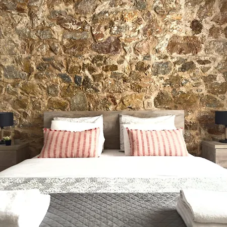 Διαμέρισμα Cozy With Yard & Charm In