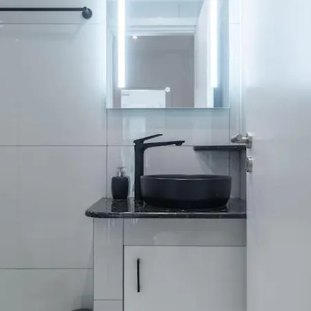 Syntagma Square, 55sqm Golden Apartment