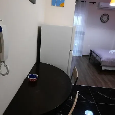 New Room1ambelokipi Metro Airport Line Apartment Athens