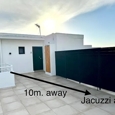 Apartment With Magical View & Jacuzzi