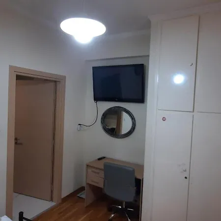 Livia's To Ampelokipi Metro Airport Line Apartment *