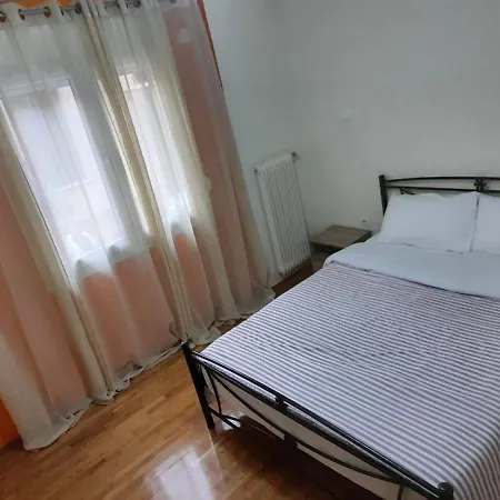 Livia's To Ampelokipi Metro Airport Line Apartment