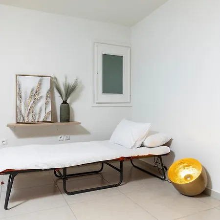 Mystique One Bedroom By Blupine Apartment *