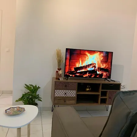 Gina's Cozy Διαμέρισμα