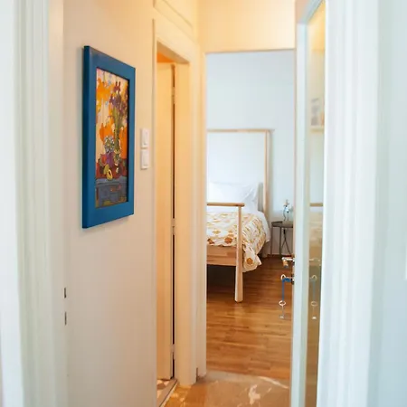 Dinoulas Penthouse: Renovated Apt In The City Center Apartment Athen