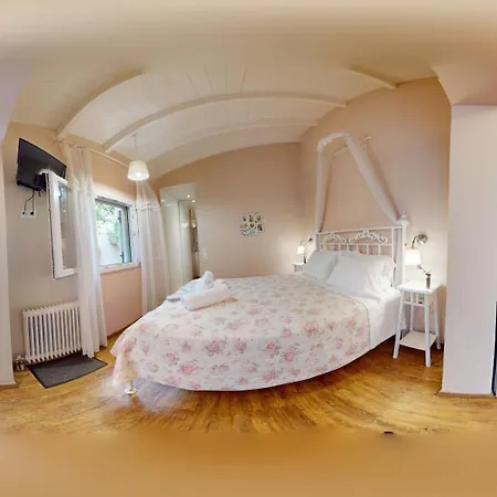 The Koukaki Апартаменты *