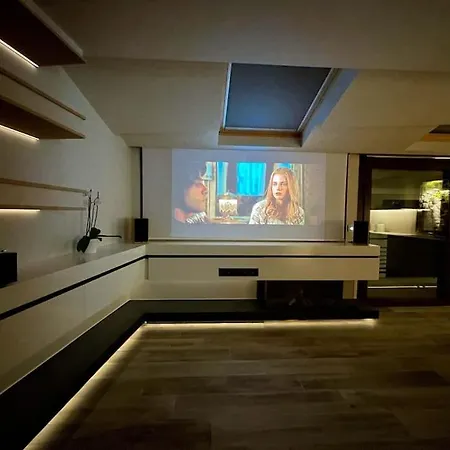 Acropolis Lux *