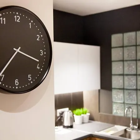 Appartement Toni's Charming 2bd, Close Thisseo Metro