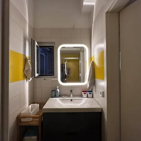 Apartment Modern Bright Cozy Top-floor & Terrace. Athens