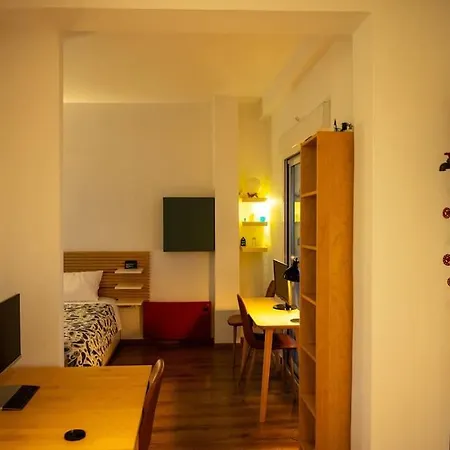 Modern Bright Cozy Top-floor & Terrace. Apartment Athens