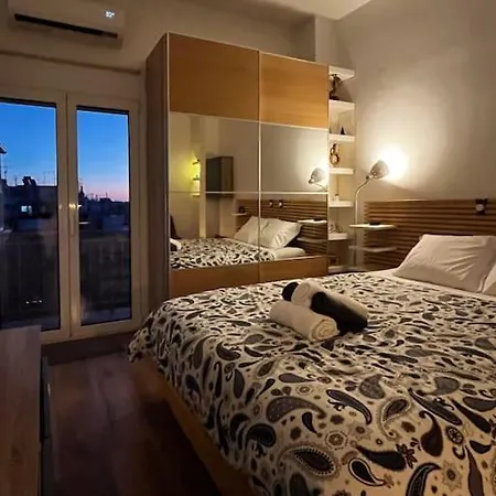 Modern Bright Cozy Top-floor & Terrace.