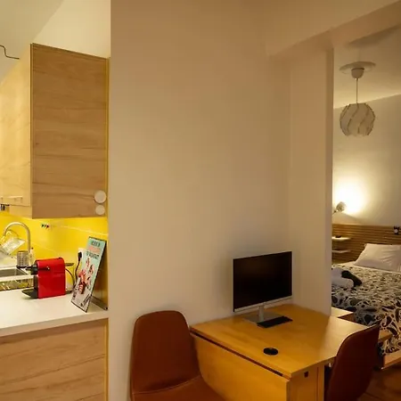 Modern Bright Cozy Top-floor & Terrace. Apartment Athens