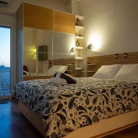 Modern Bright Cozy Top-floor & Terrace. *
