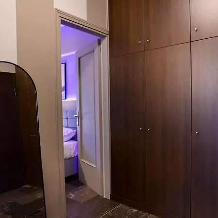 Subtle 3 Bed Luxury With A View Apartment *