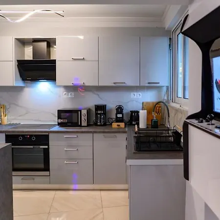 Apartment Fresh Spicy 1bd Amusement Arcade Athens