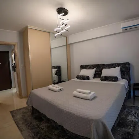Fresh Spicy 1bd Amusement Arcade Apartment *